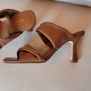 SelenePair Brown Twist Strap Heeled Mules – Size 7 – Never Worn!